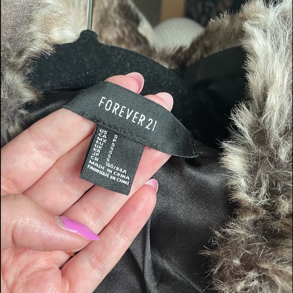Forever 21 Faux Fur Vest - Size Small. - Picture 2 of 2